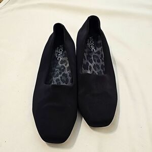 Vionic women’s shoe - Powell. Demi-wedge, 9 Black